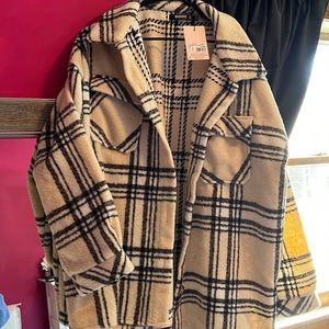 BRAND NEW WITH TAGS! Missguided shacket. Size: US:14